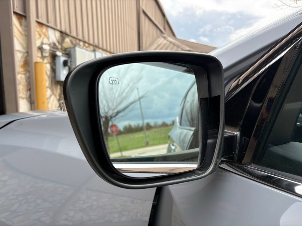 Used 2024 Nissan Murano SV w/ SV Midnight Edition Package image 14