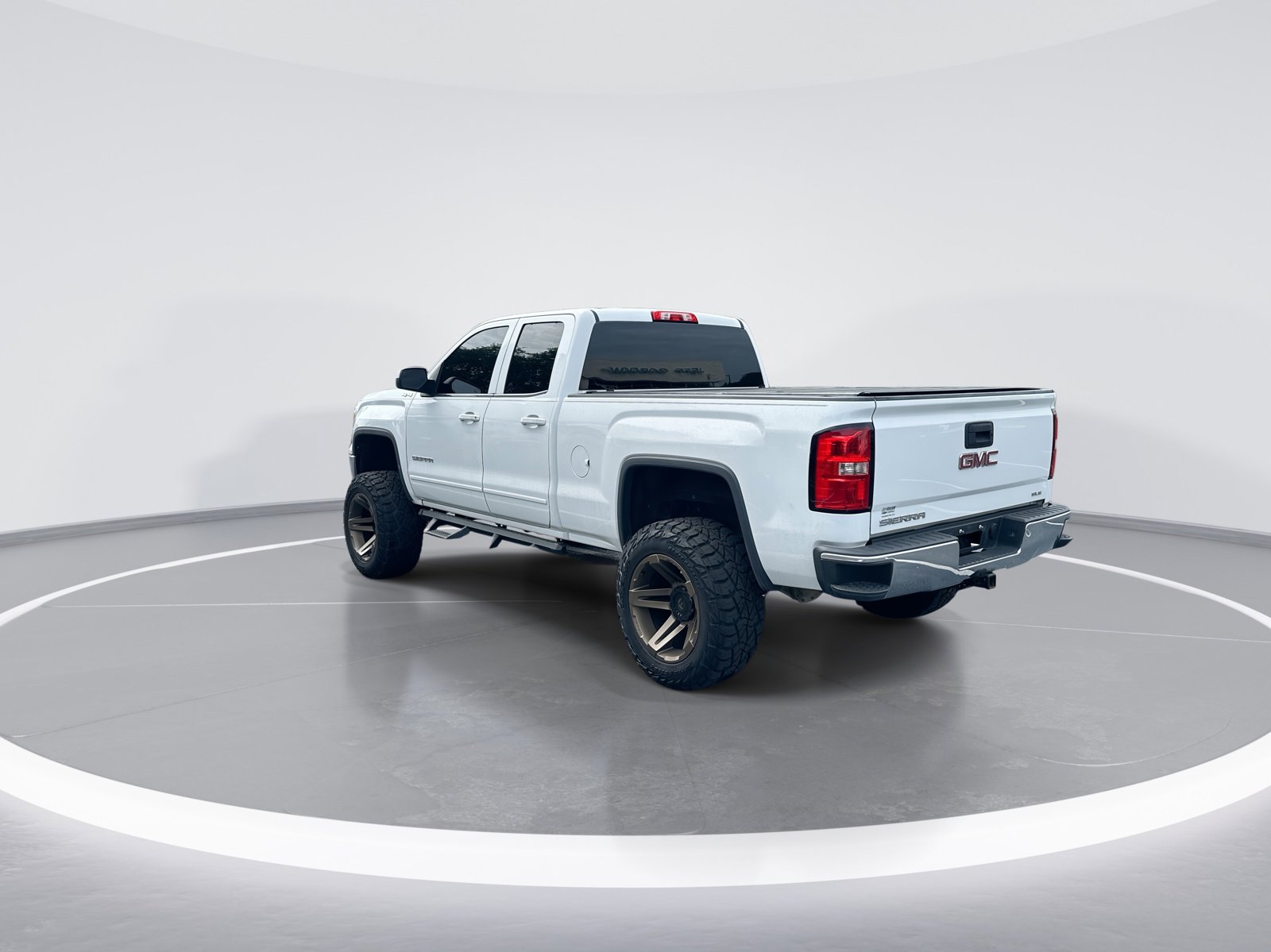 Used 2015 GMC Sierra 1500 SLE w/ SLE Value Package AWD/4WD image 7