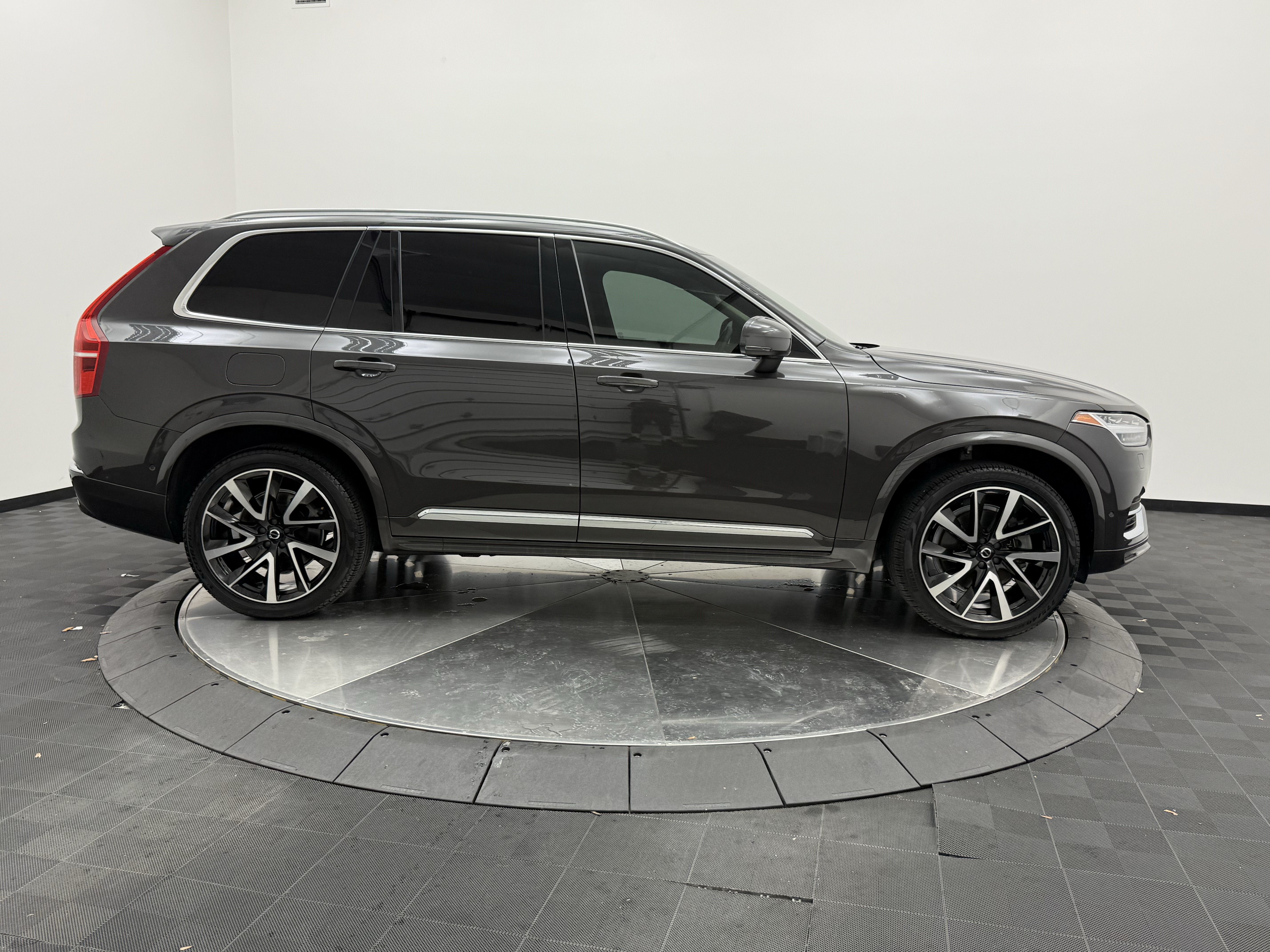 Used 2023 Volvo XC90 B6 Plus w/ Protection Package Premier AWD/4WD image 9