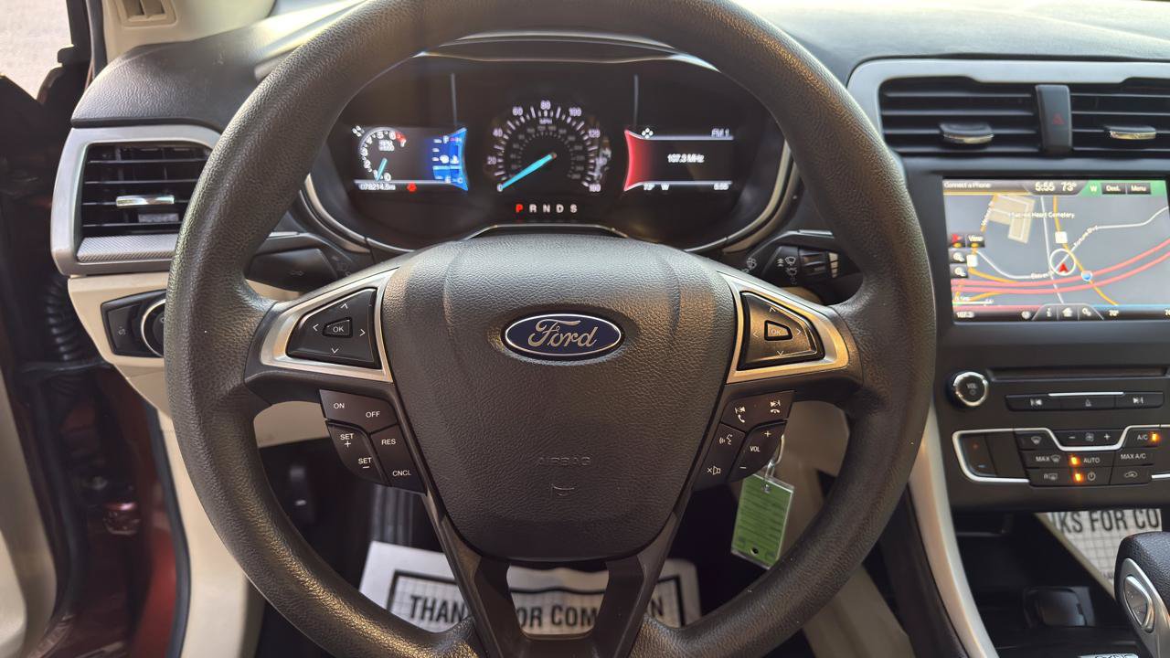 Used 2016 Ford Fusion SE FWD image 16