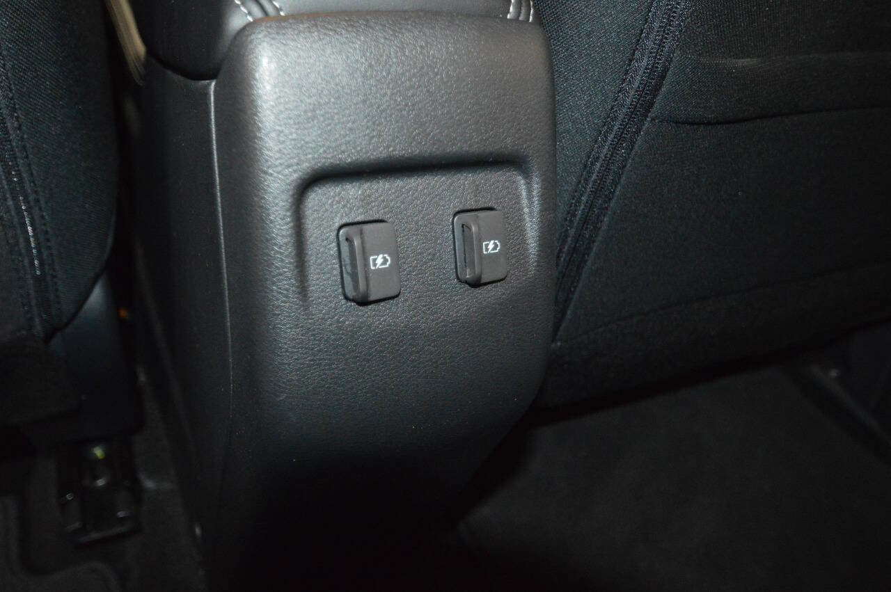 Used 2024 Nissan Kicks SV image 17