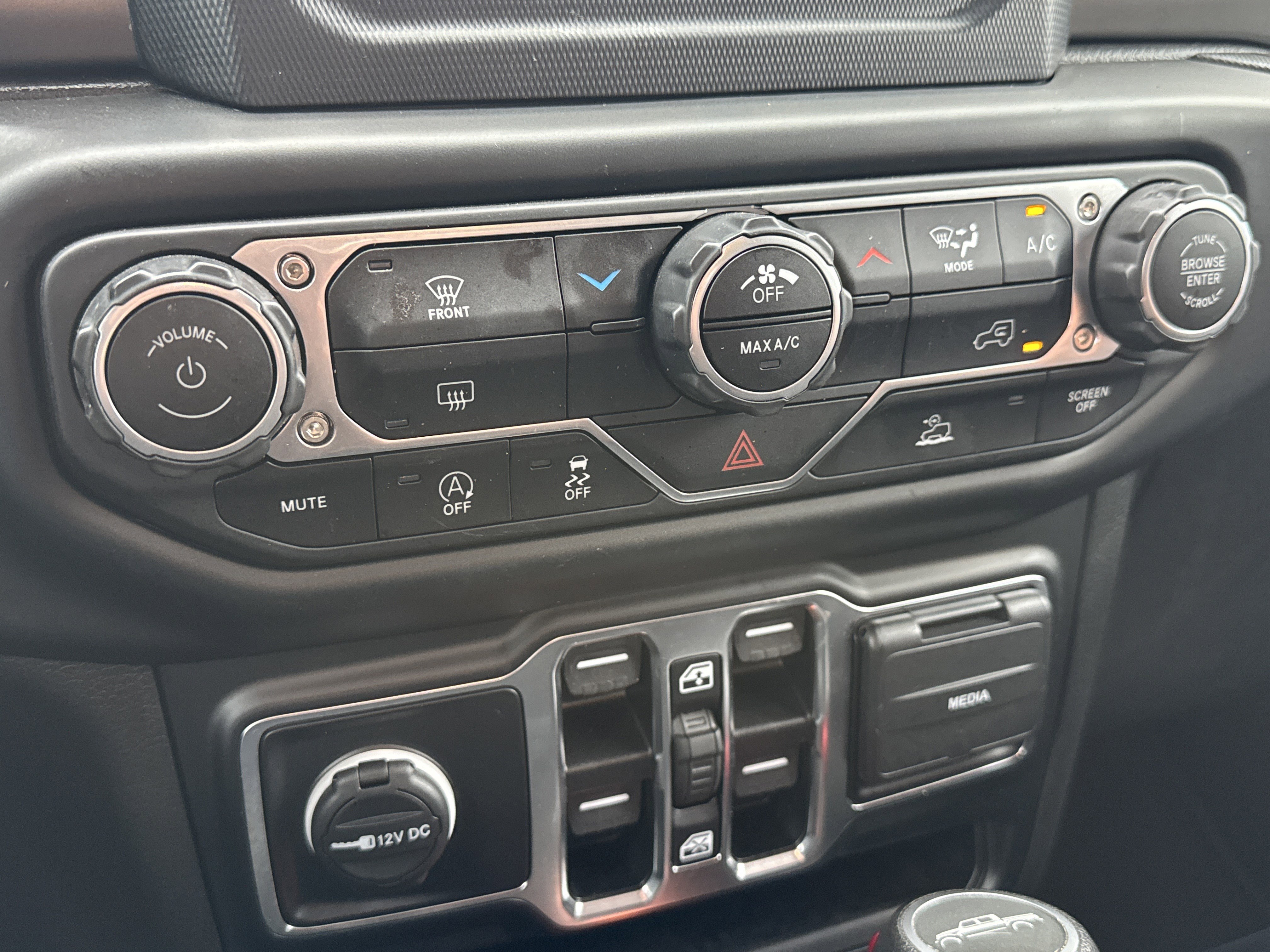 Used 2023 Jeep Gladiator Sport image 22