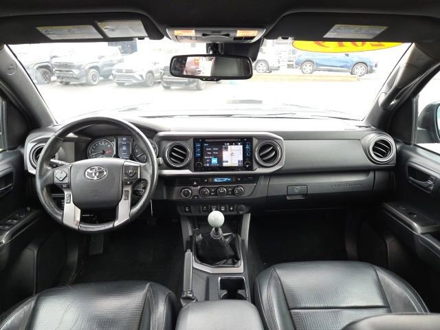Used 2019 Toyota Tacoma TRD Sport w/ TRD Premium Sport Package AWD/4WD image 22