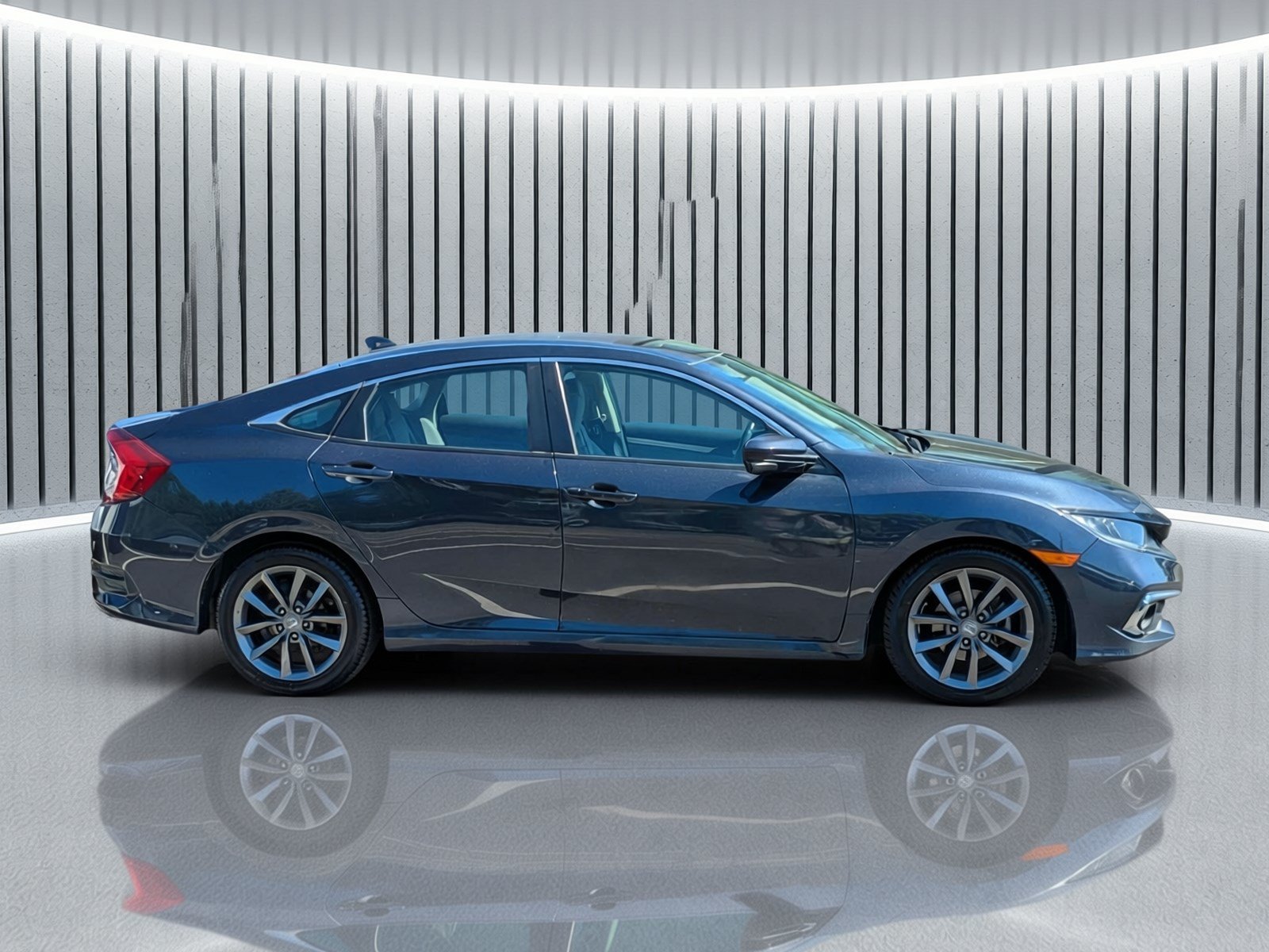 Used 2019 Honda Civic EX image 3