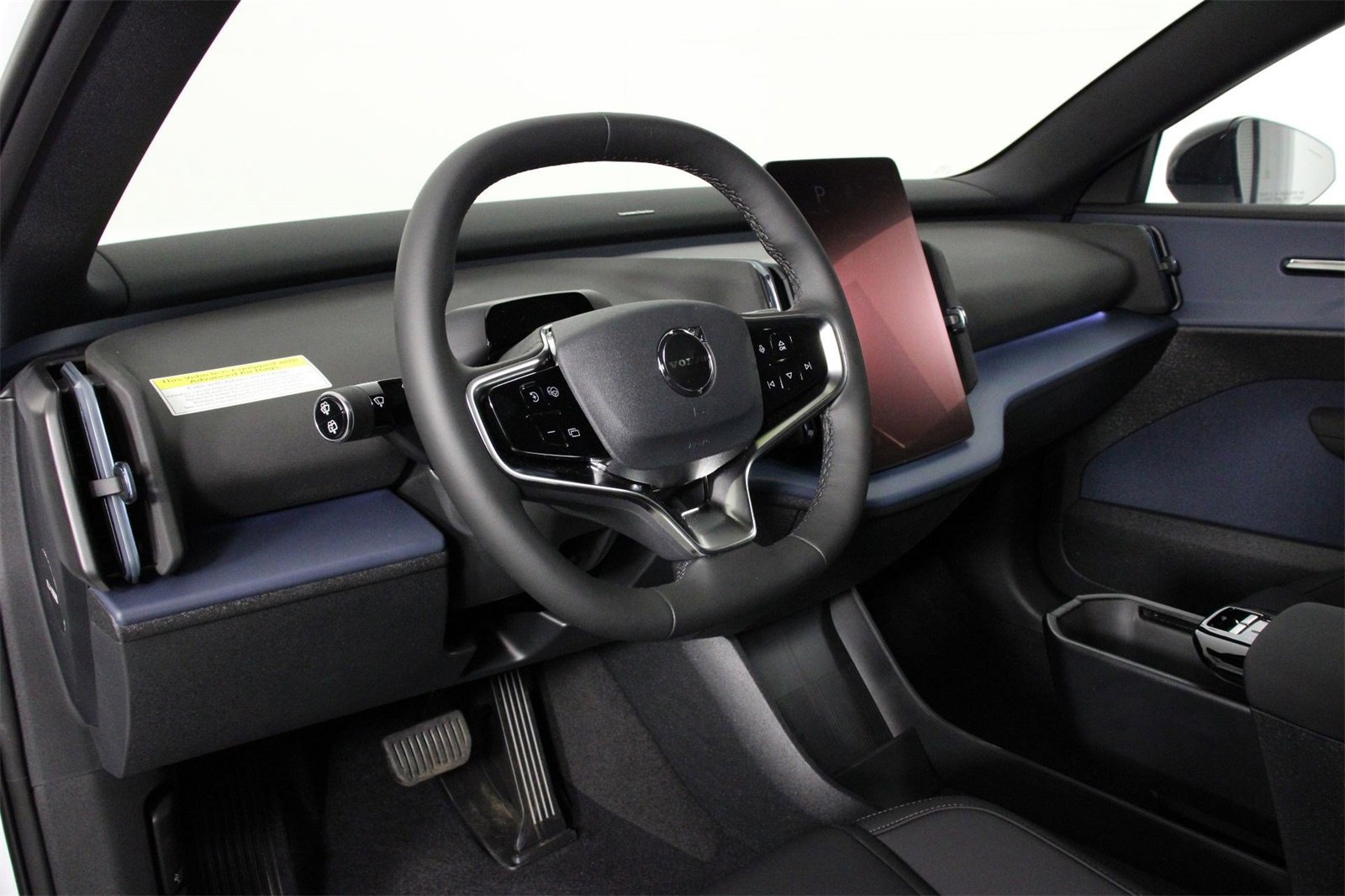 New 2025 Volvo EX30 Plus w/ Protection Package Premier image 8