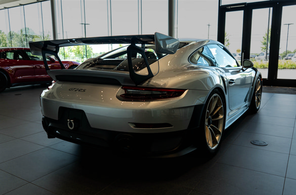Used 2019 Porsche 911 GT2 RS RWD image 5