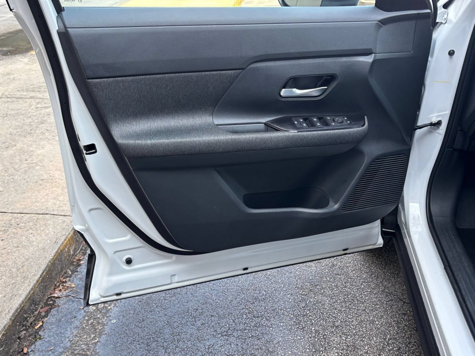 Used 2026 Nissan Kicks SV w/ Cold Weather Package FWD image 18