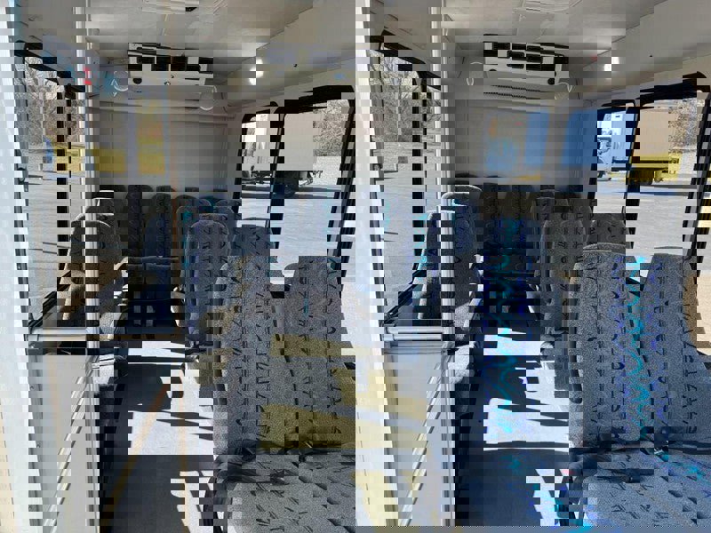 Used 2016 Ford E-350 and Econoline 350 Super Duty image 9