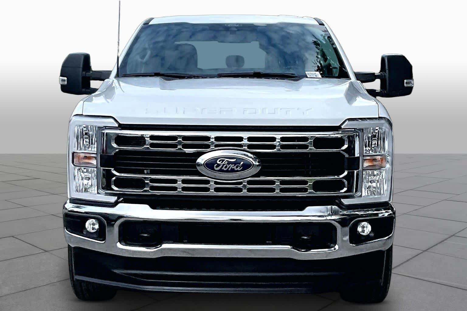 Used 2025 Ford F250 XLT AWD/4WD image 4