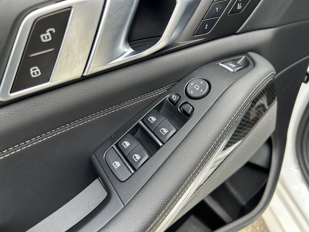 Used 2022 BMW X5 M50i w/ Premium Package image 23