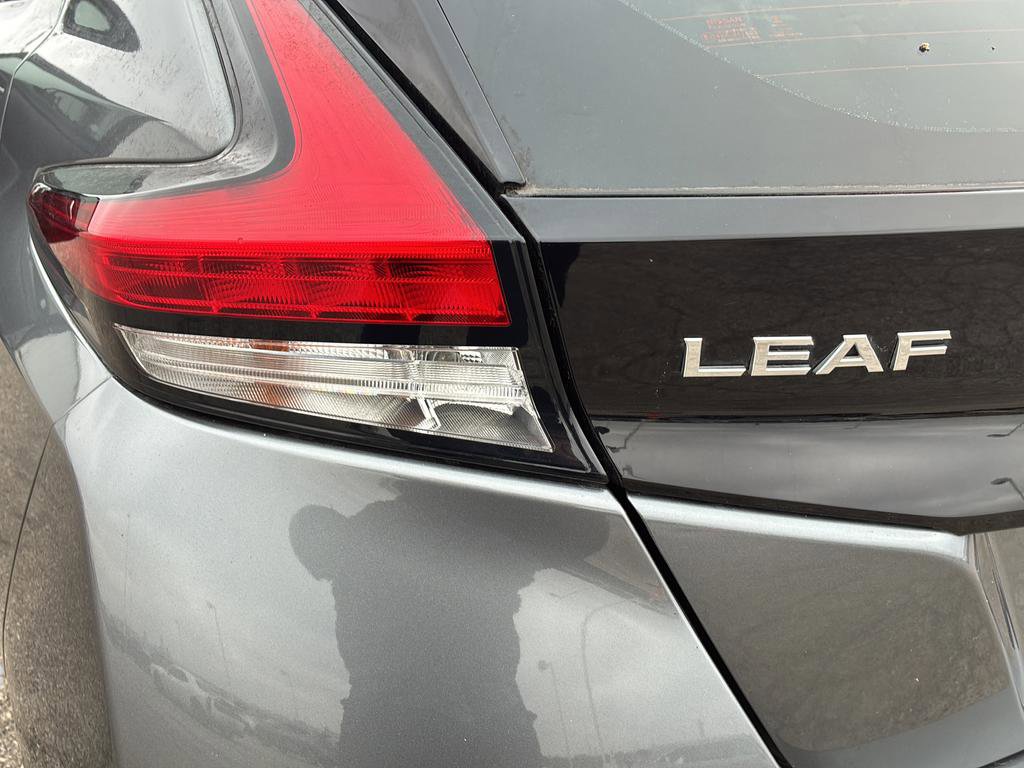 Used 2020 Nissan Leaf SV w/ SV Technology Package image 38
