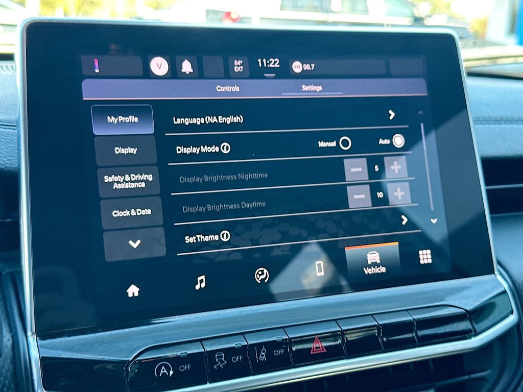 Used 2023 Jeep Compass Latitude image 15