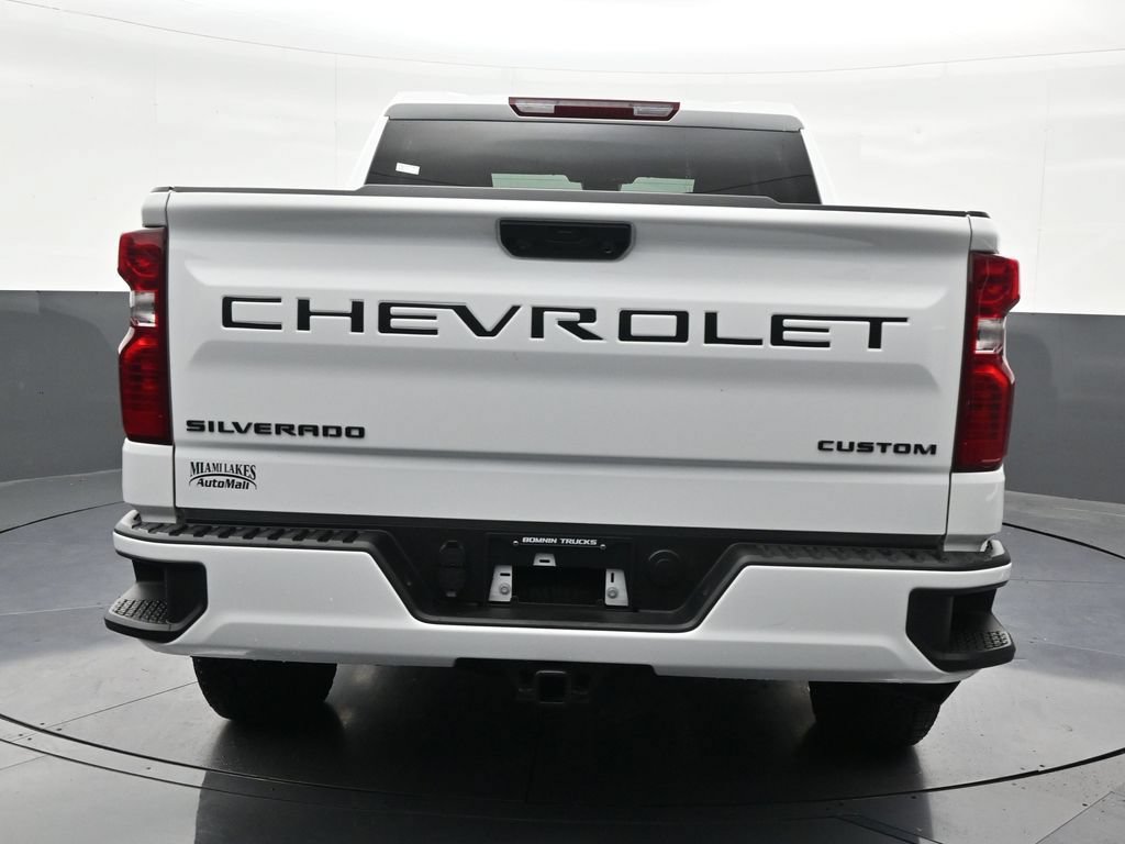 Used 2026 Chevrolet Silverado 1500 Custom w/ Turbomax Blackout Package RWD image 4