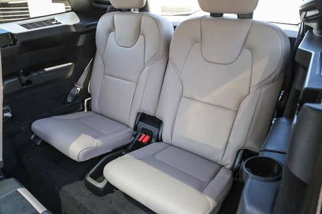 New 2026 Volvo XC90 T8 Ultra w/ Protection Package Premier AWD/4WD image 19