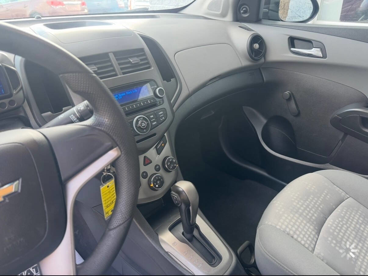 Used 2012 Chevrolet Sonic LS image 27