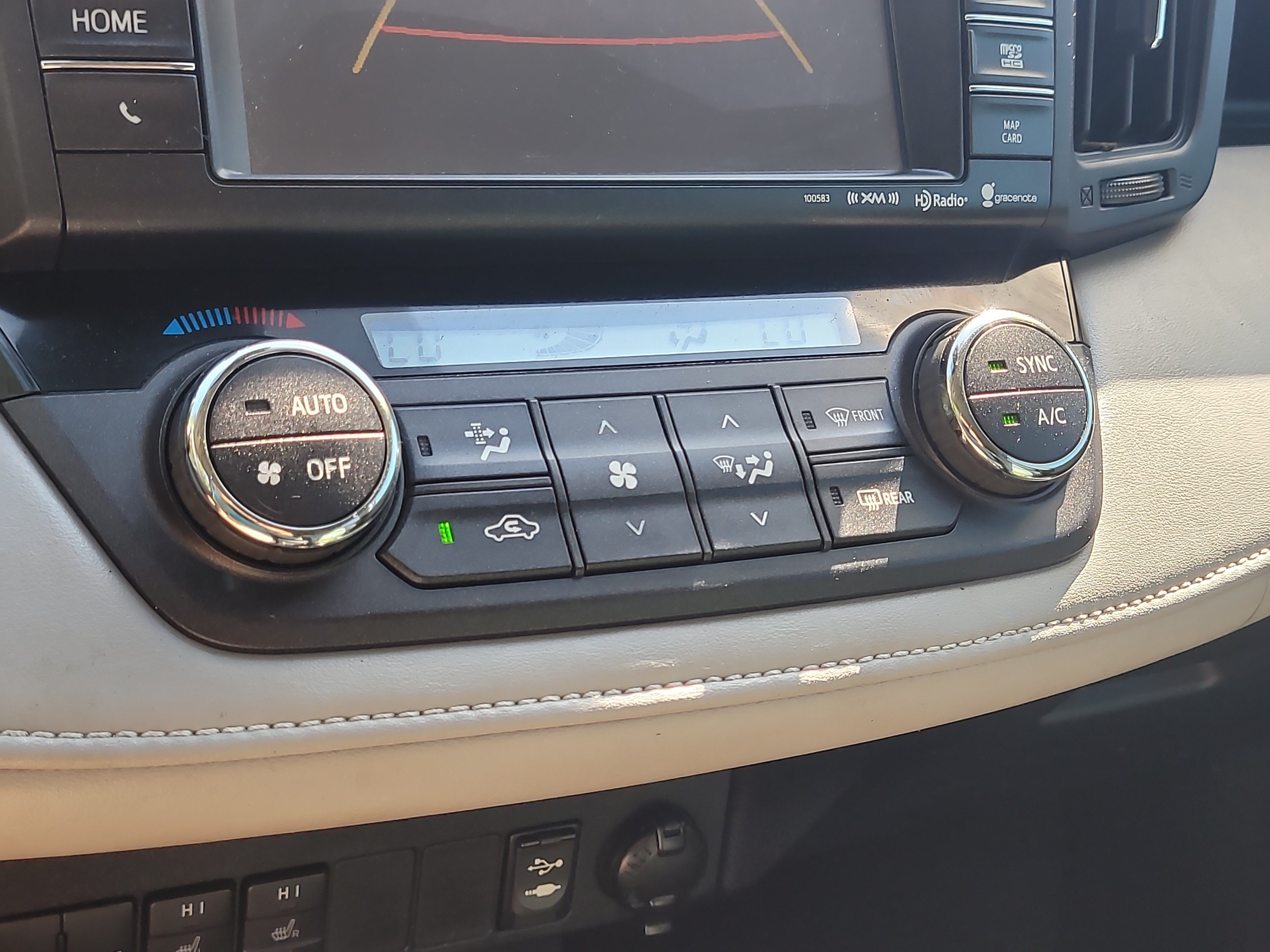 Used 2018 Toyota RAV4 Limited FWD image 26