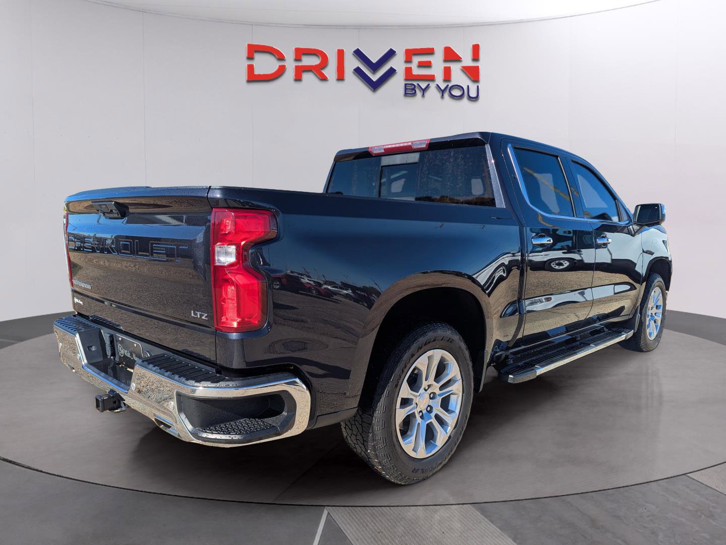Used 2023 Chevrolet Silverado 1500 LTZ image 6