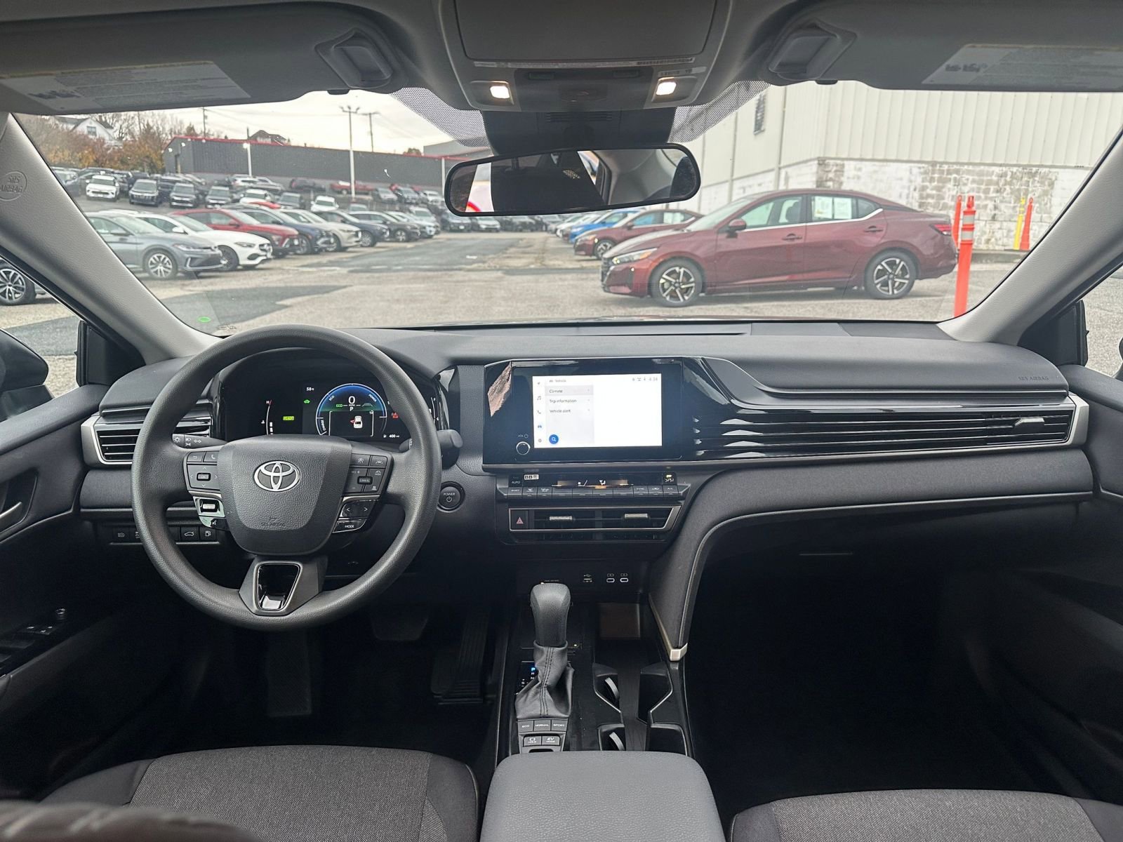 Used 2025 Toyota Camry LE image 32