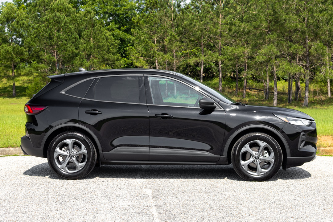 Used 2025 Ford Escape ST-Line w/ Tech Pack #1 FWD image 7