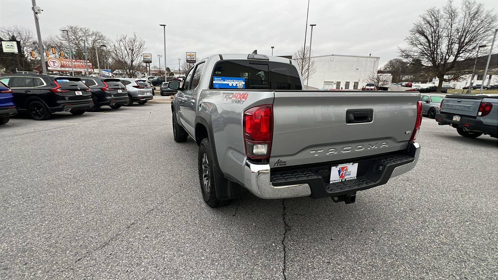 Used 2019 Toyota Tacoma TRD Off-Road image 6