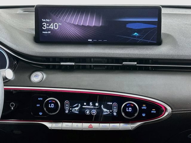 Certified 2024 Genesis GV70 2.5T w/ Advanced Package AWD/4WD image 15