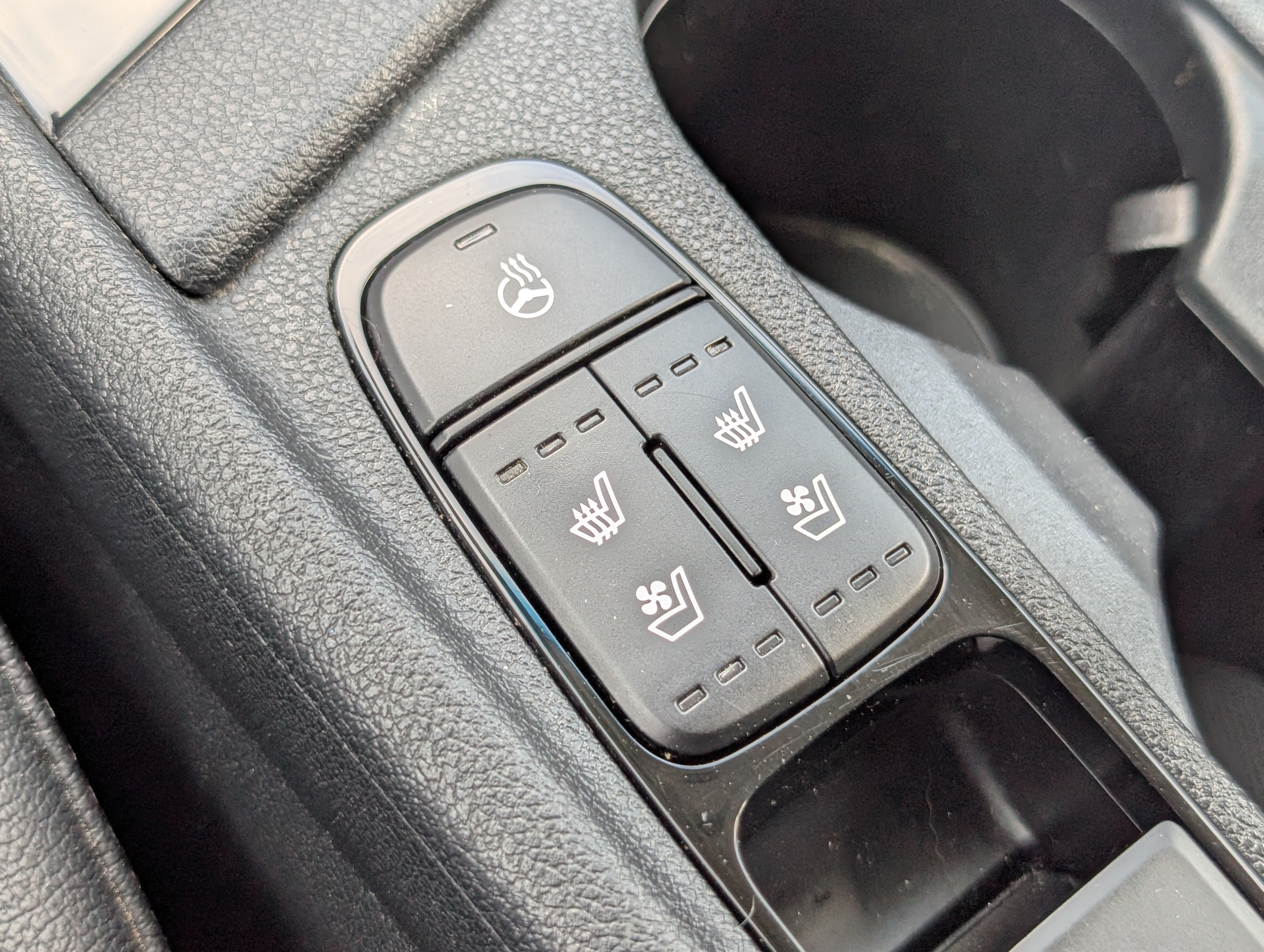 Used 2022 Kia Niro EX Premium FWD image 21