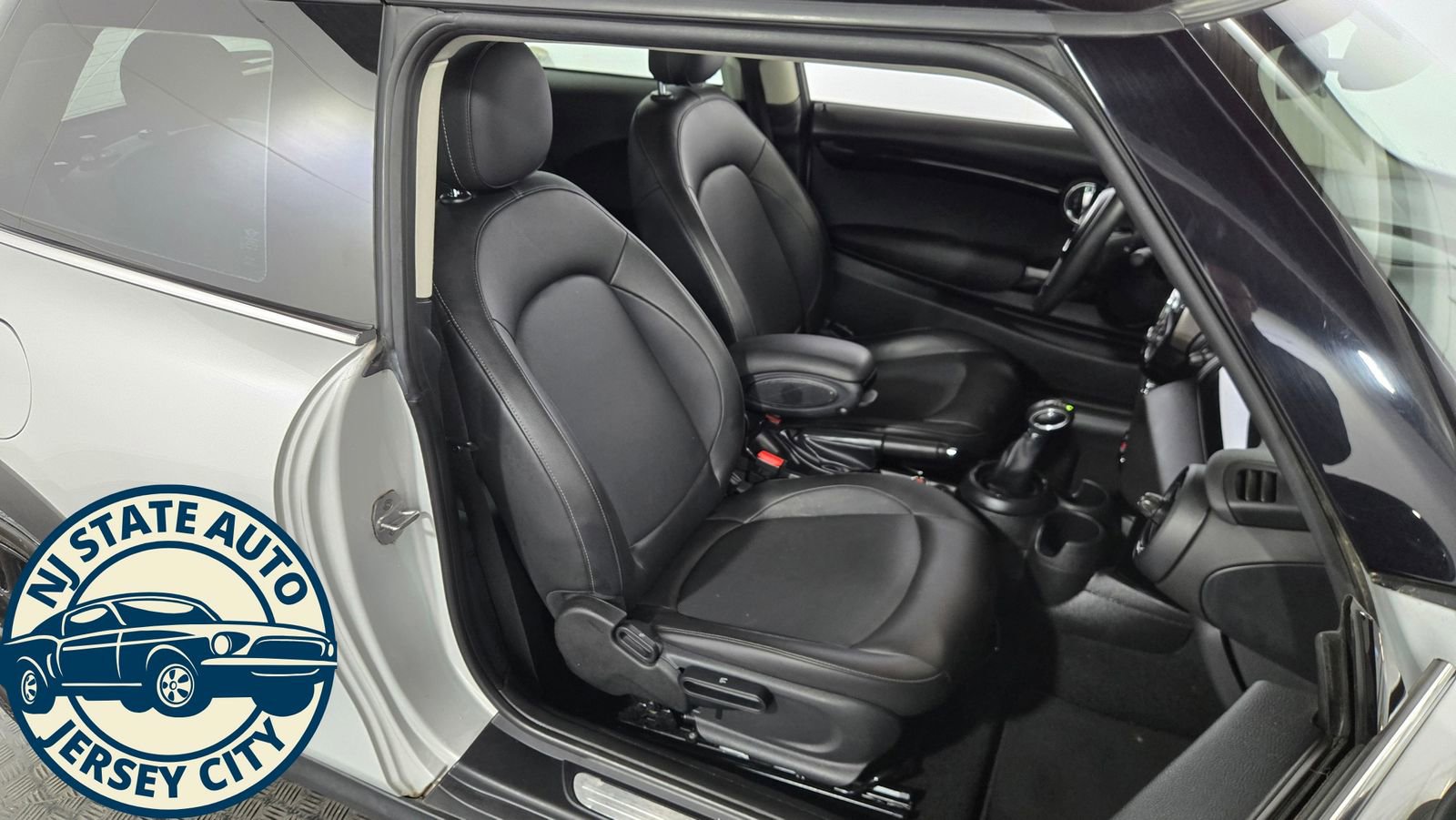 Used 2019 MINI Cooper 2-Door Hardtop FWD image 36