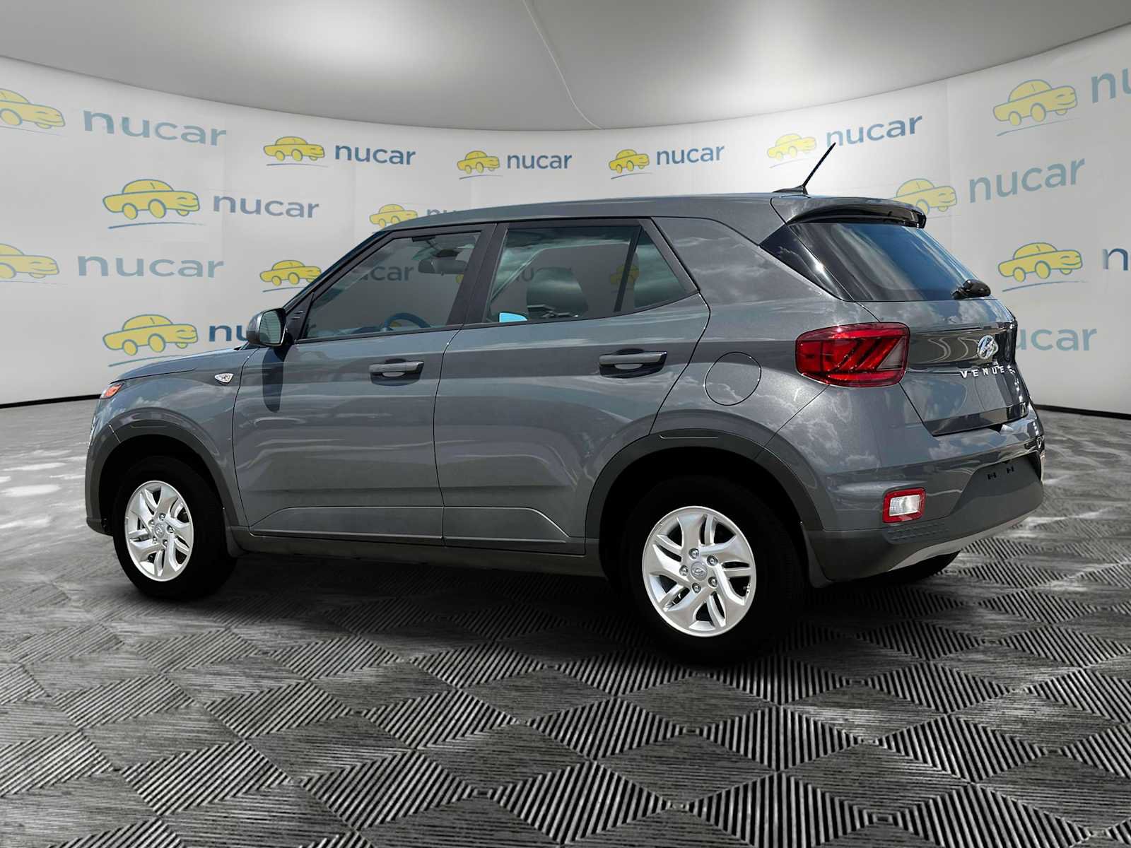 New 2025 Hyundai Venue SE image 5