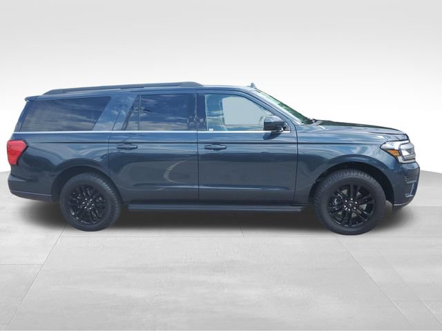 Used 2024 Ford Expedition Max XLT AWD/4WD image 3