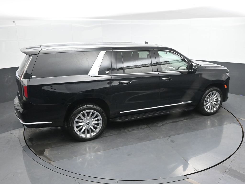 Used 2023 Cadillac Escalade ESV Premium Luxury image 38