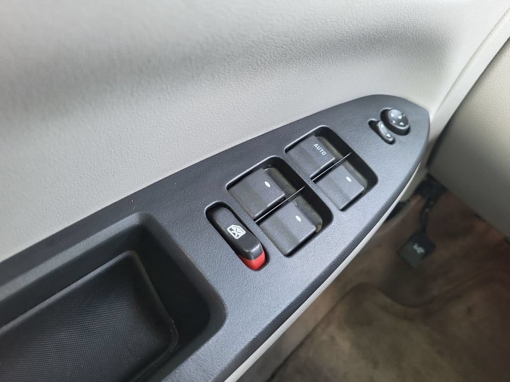Used 2011 Chevrolet Impala LT w/ Luxury Edition Package FWD image 26