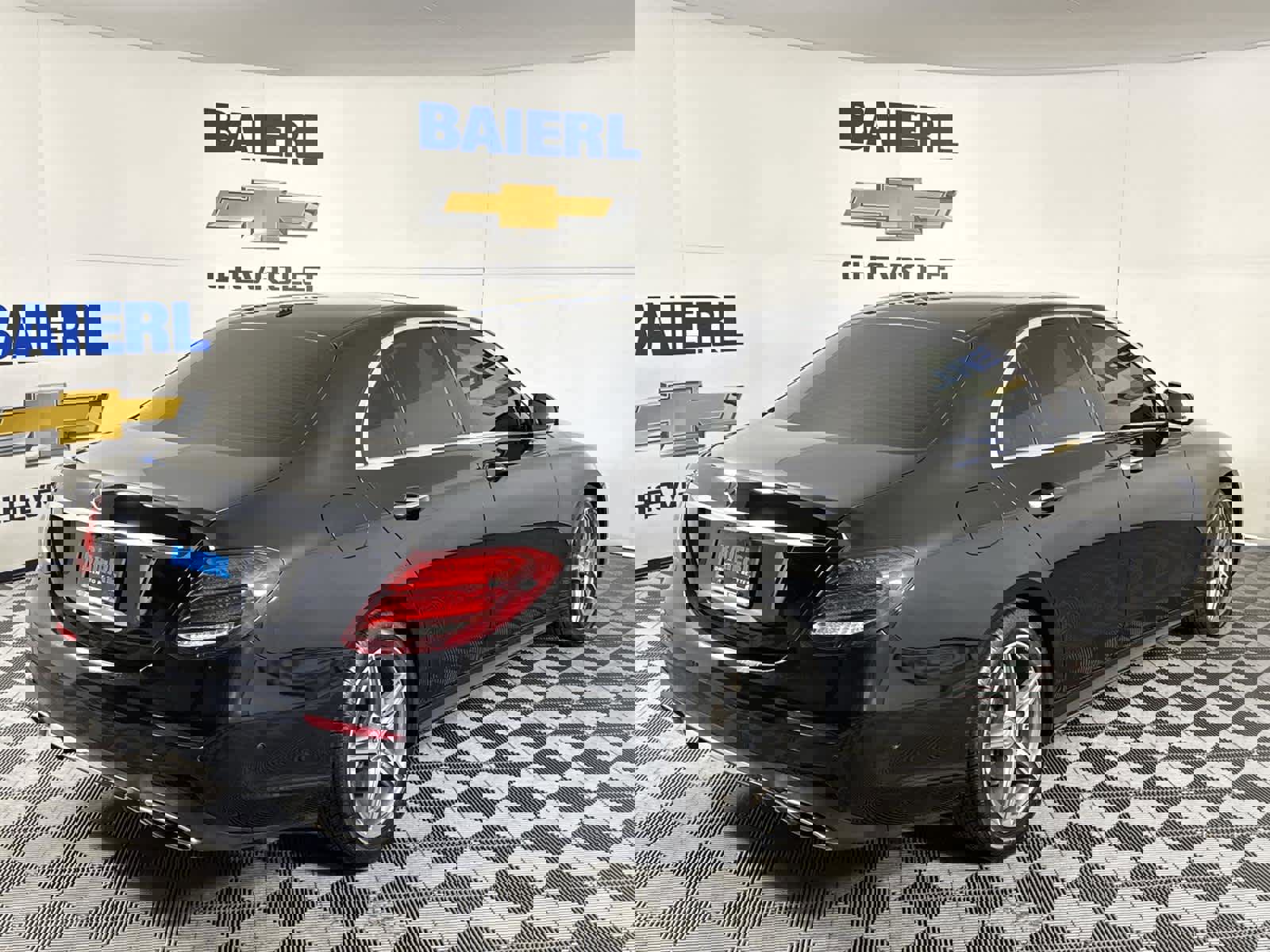 Used 2017 Mercedes-Benz E 300 image 5