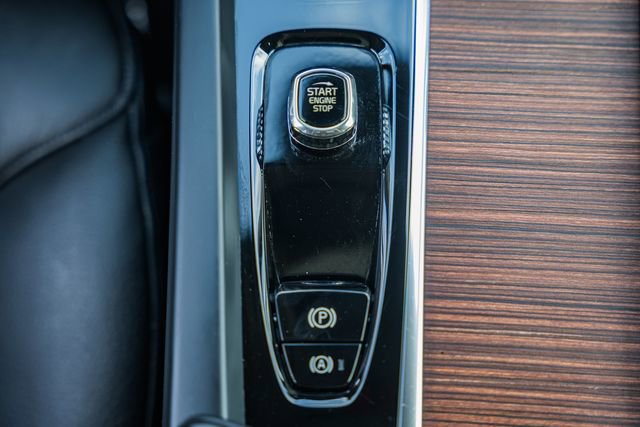 Used 2025 Volvo S60 B5 Plus image 24