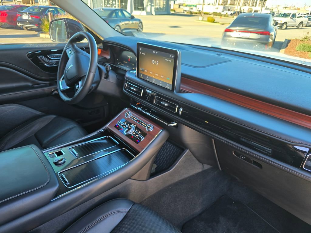 Used 2024 Lincoln Aviator Reserve w/ Class IV Trailer Tow Package image 6