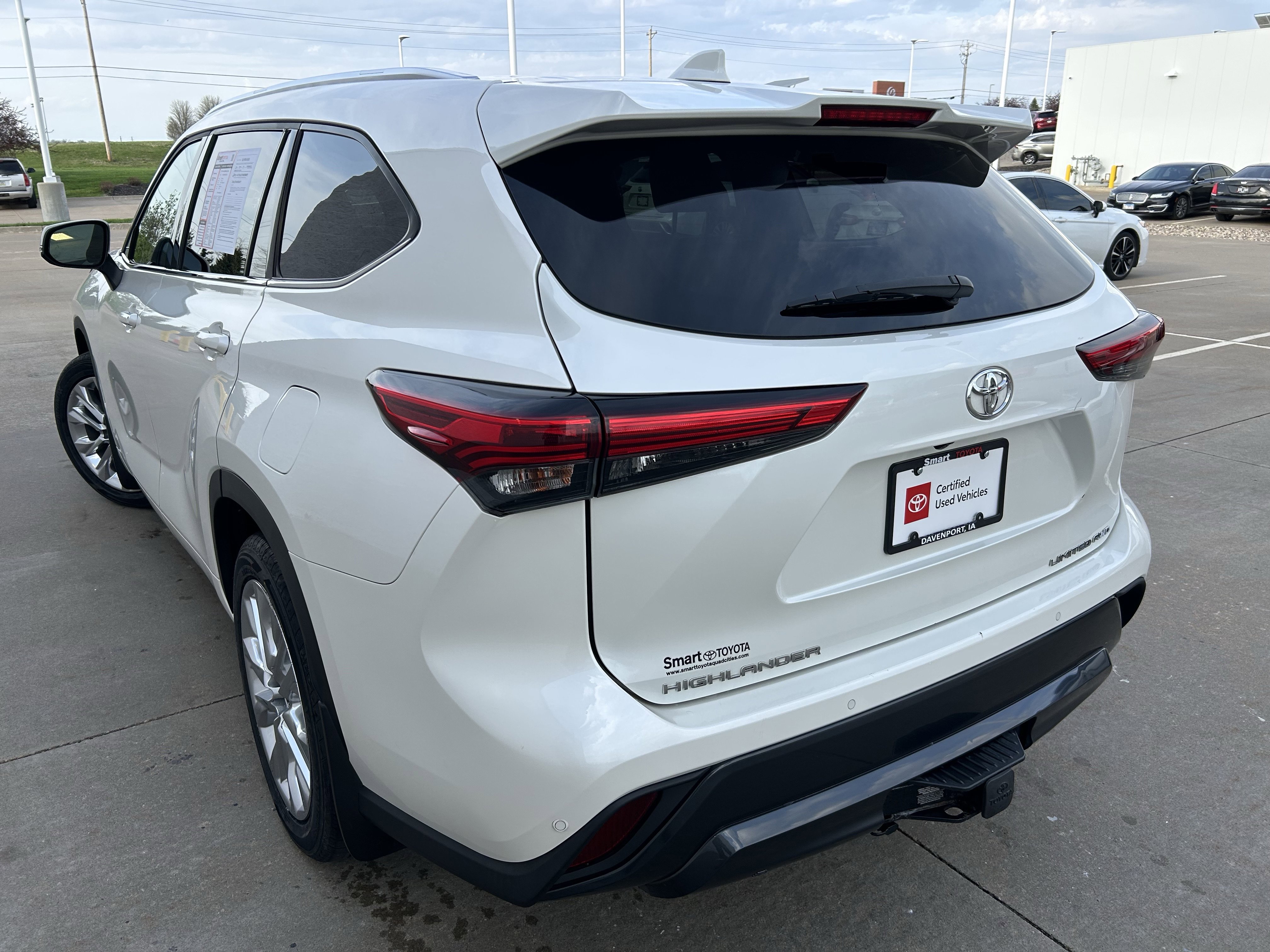 Certified 2021 Toyota Highlander Limited image 4