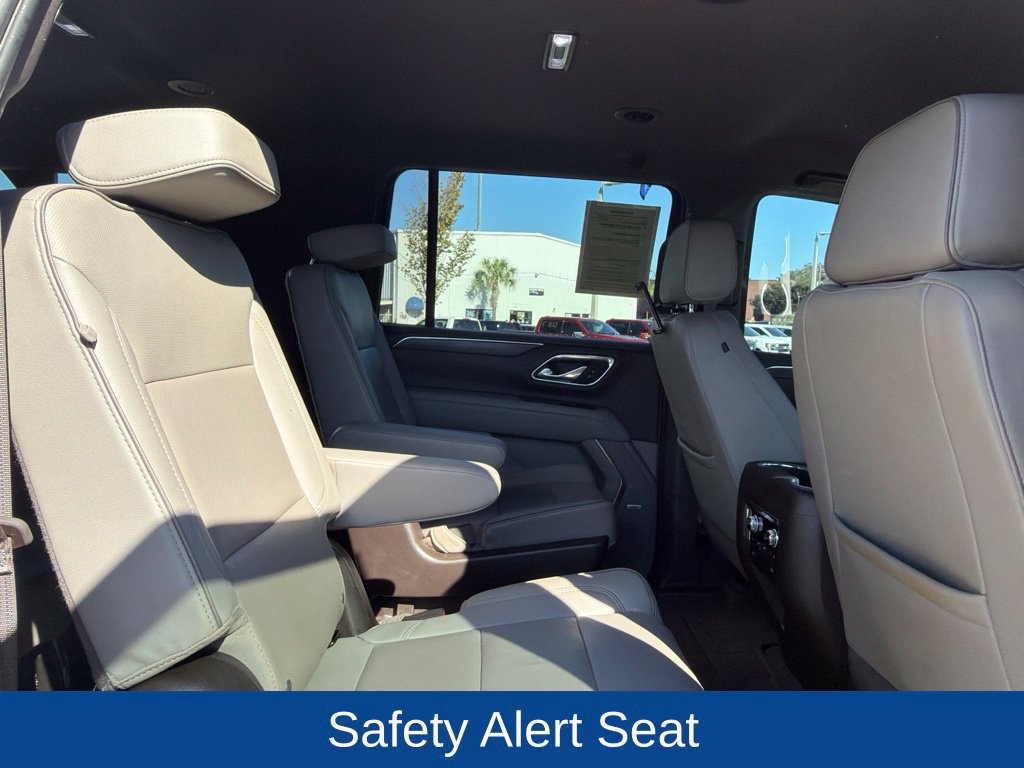 Used 2023 GMC Yukon XL SLT w/ SLT Luxury Package RWD image 31