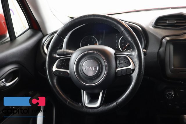 Used 2020 Jeep Renegade Latitude w/ Cold Weather Group FWD image 12