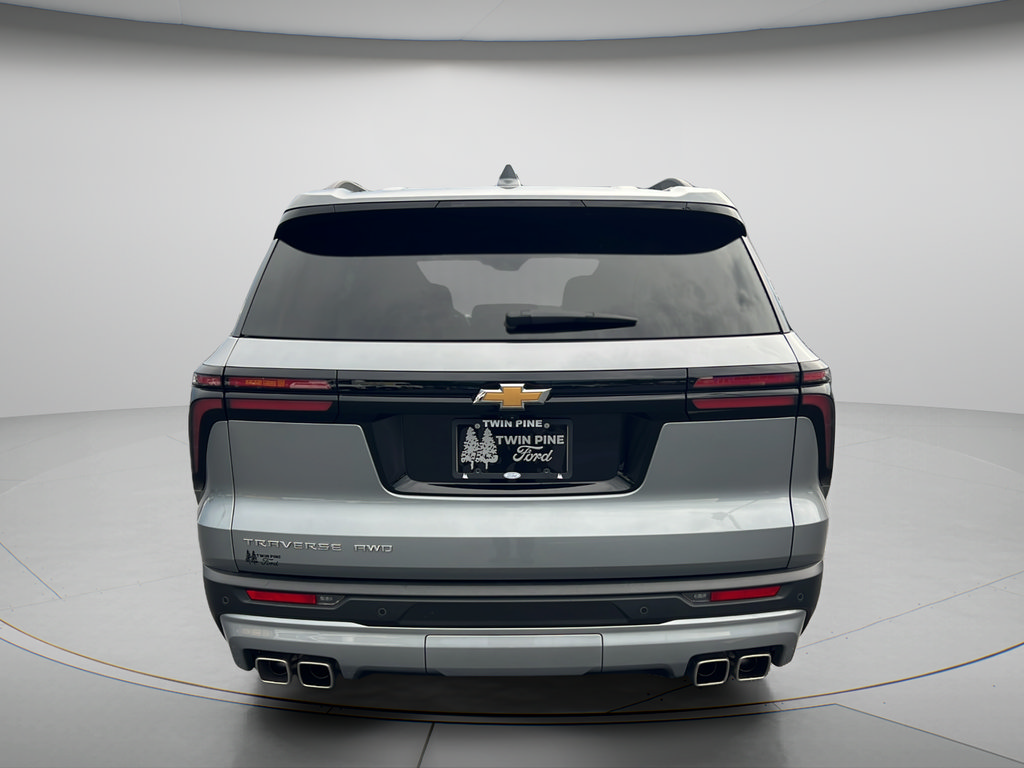 Used 2025 Chevrolet Traverse LT w/ Driver Confidence Package AWD/4WD image 6