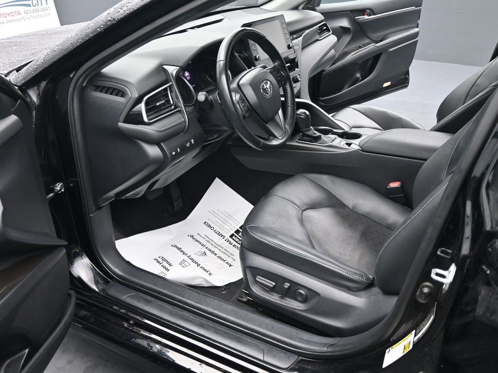 Used 2023 Toyota Camry XSE image 18