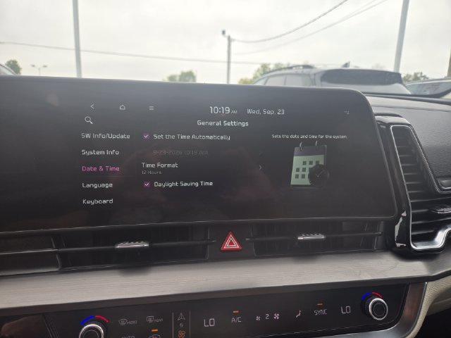 Used 2024 Kia Sportage EX FWD image 5