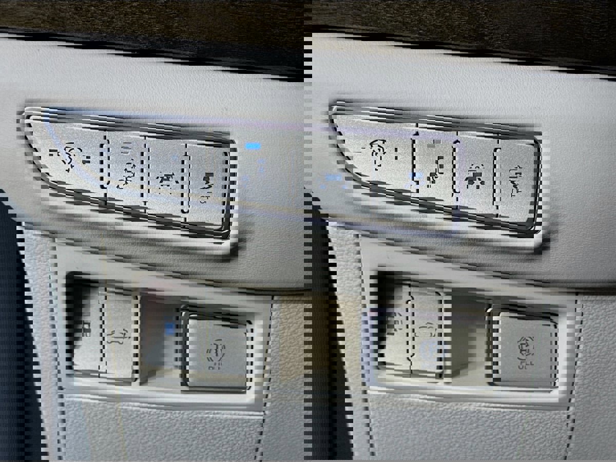 Used 2017 Genesis G90 5.0 Ultimate image 10