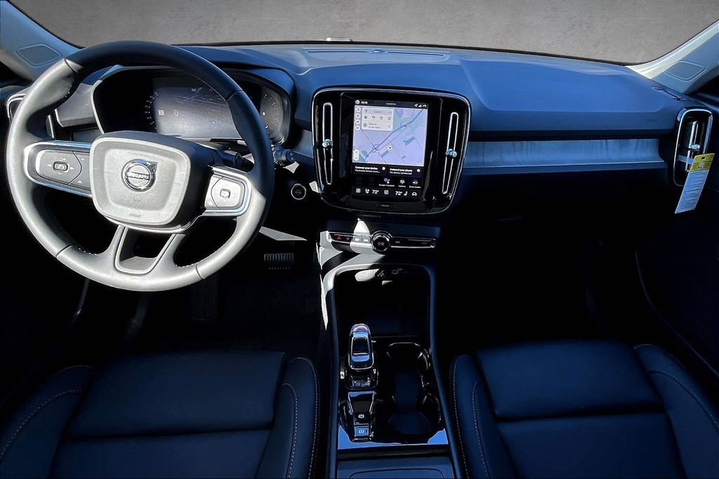 New 2026 Volvo XC40 B5 Plus w/ Climate Package image 5