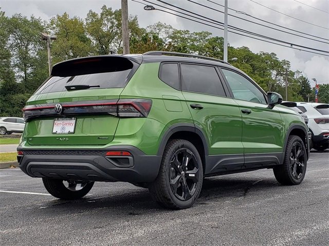 New 2025 Volkswagen Taos SE image 3