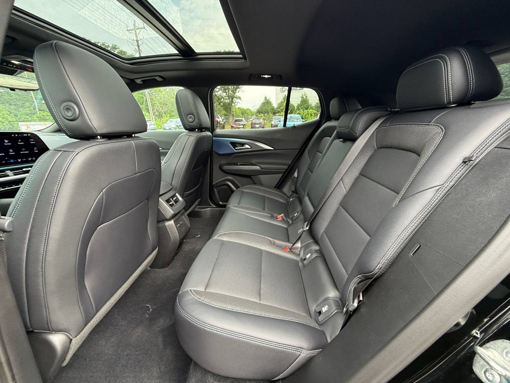 New 2026 Chevrolet Equinox EV LT w/ Convenience Package II FWD image 26