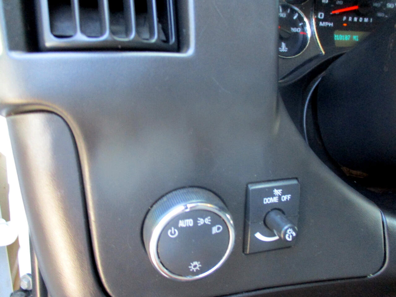 Used 2011 Chevrolet Express 2500 image 13