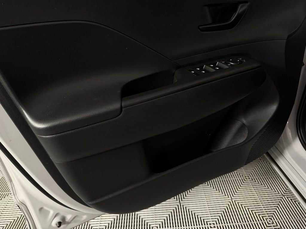 Used 2024 Hyundai Kona SEL image 25