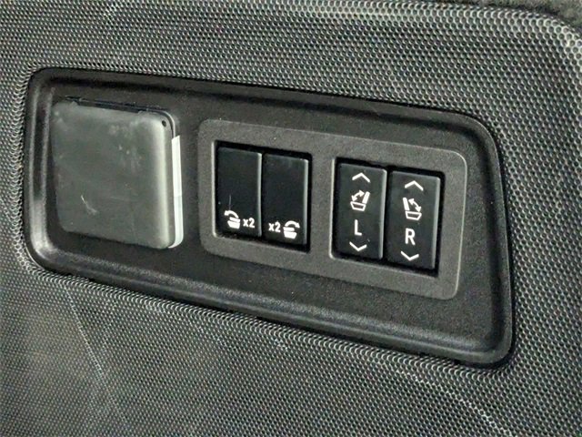 Used 2023 Cadillac Escalade ESV Sport Platinum w/ LPO, ONYX Package image 36