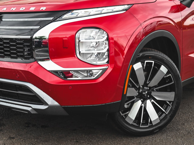 New 2025 Mitsubishi Outlander SE image 34