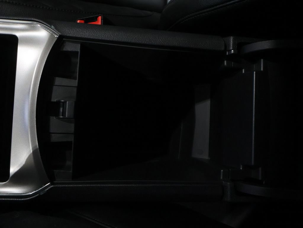 Used 2024 Ford Edge Titanium image 34