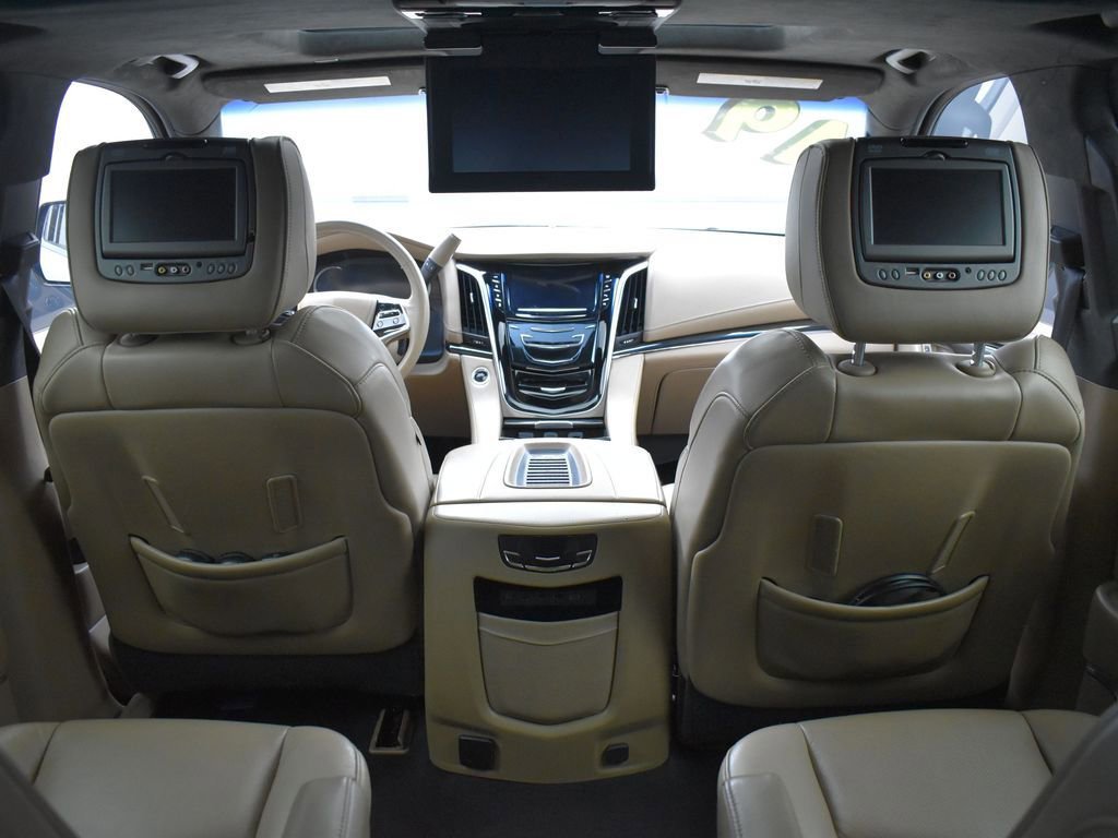 Used 2019 Cadillac Escalade Platinum image 29